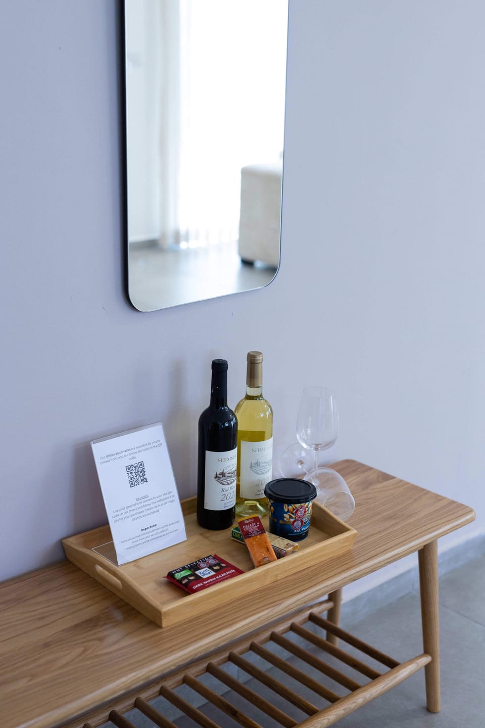Open-plan layout connects kitchen and dining, creating a social and comfortable living environment.