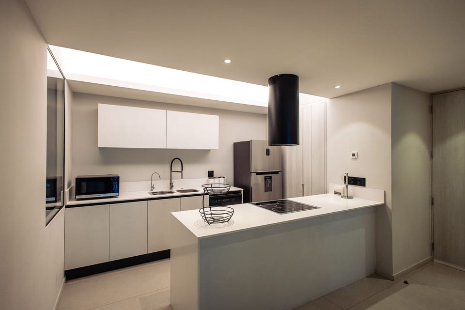 Fully Equipped Kitchen (1)
