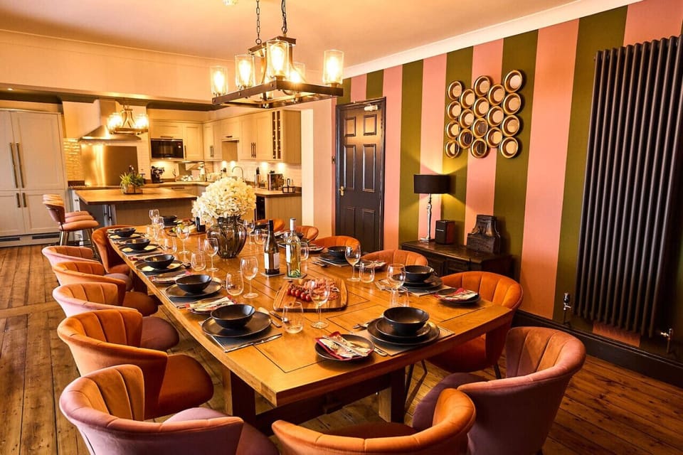 Large dining table and chef-ready kitchen