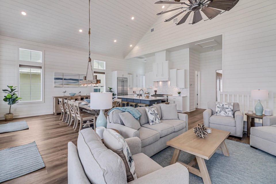 Living Area with Gulf Views, 3rd Floor