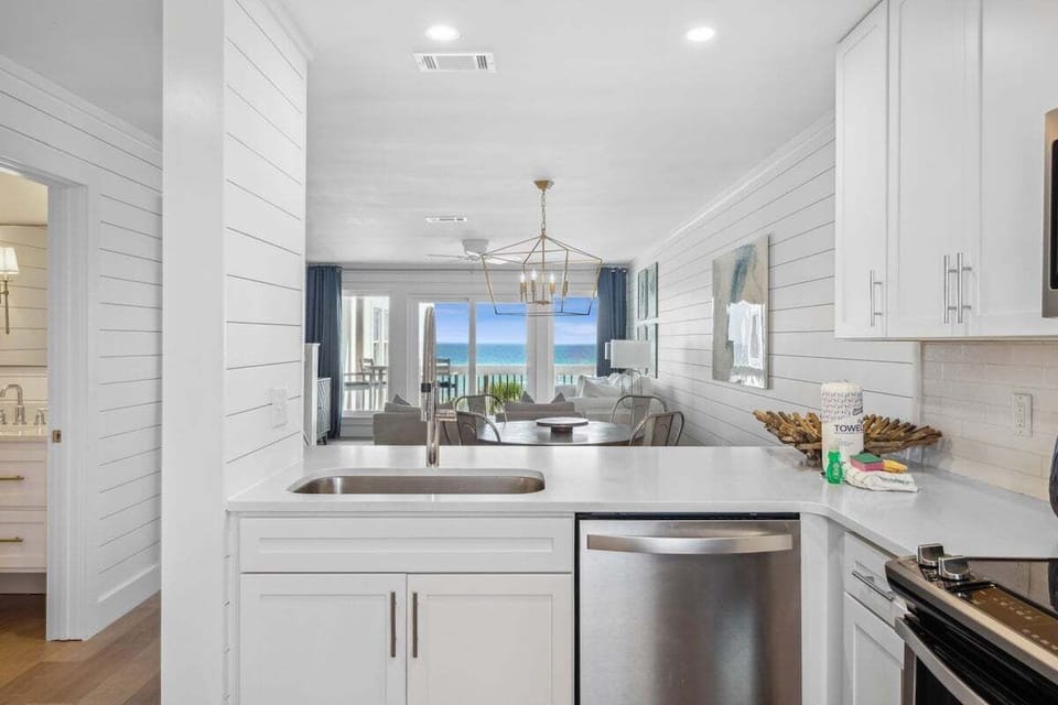 Fully applianced kitchen