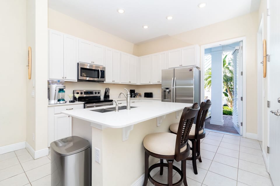 Fully equipped kitchen  and modern appliances-Ideal for easy meals & group stays