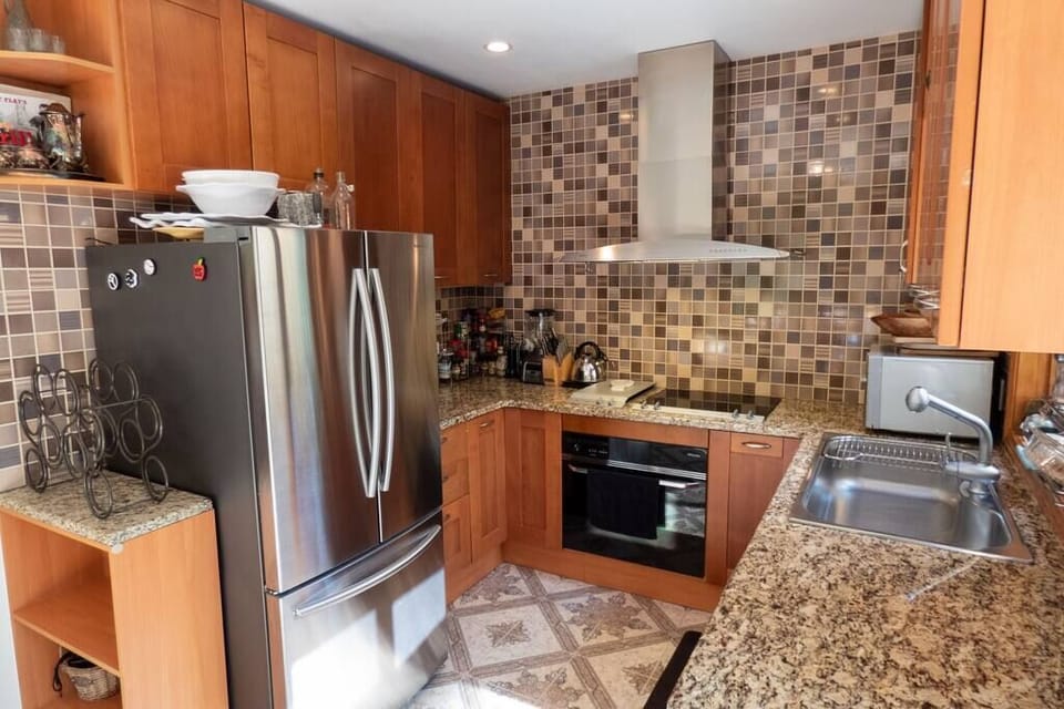 Kitchen with everything you need for meal prep.
