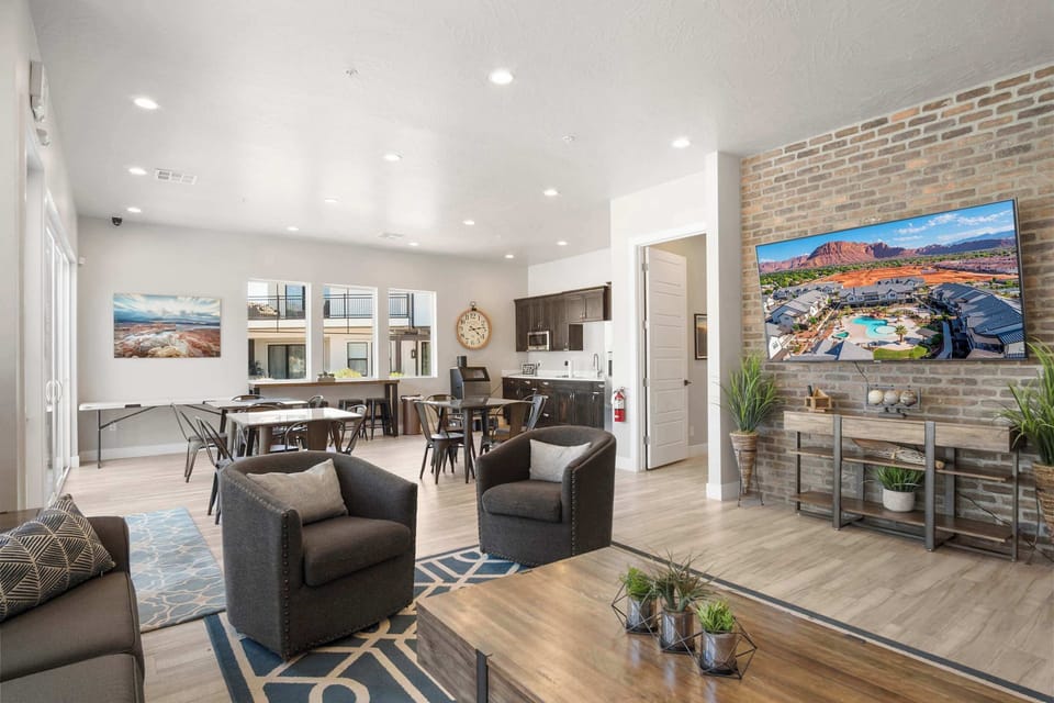 Townhome, Multiple Beds, Patio, Mountain View (Coral Paradise) | Living area | 50-inch flat-screen TV with digital channels, fireplace