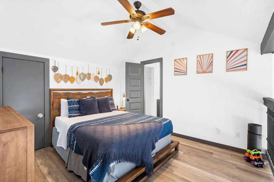Escape to the Pond View Oasis - Resort Amenities Apartment in Branson