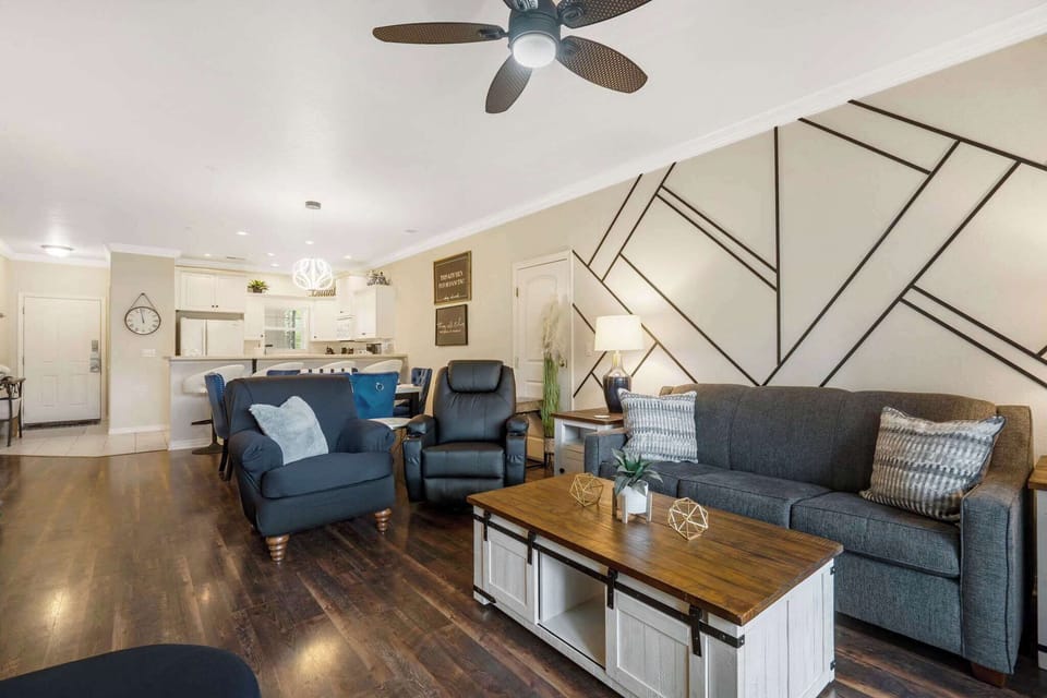 Condo, Multiple Beds, Patio, Garden View (Kings Hideaway ) | Living area | 50-inch flat-screen TV with digital channels, fireplace