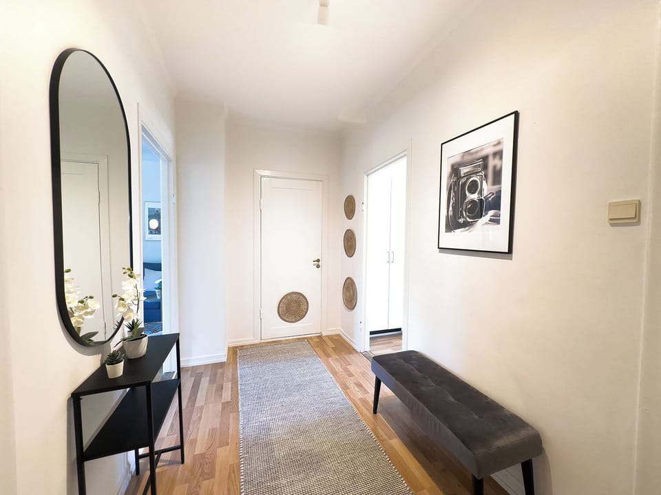Deluxe Apartment | 1 bedroom, minibar, blackout drapes, iron/ironing board