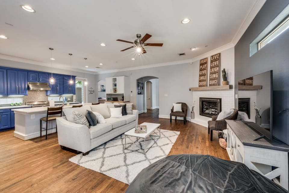 Open Concept Living and Kitchen combination!