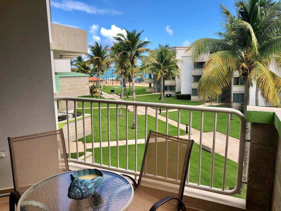 Balcony Seating for 4