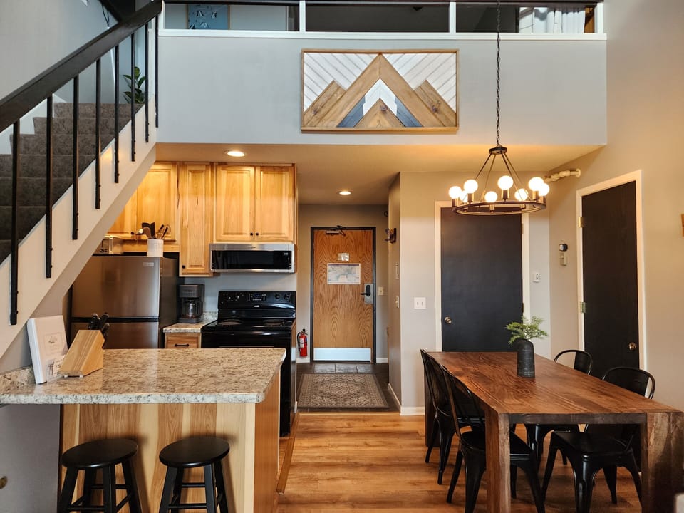 Kitchen and dining room!