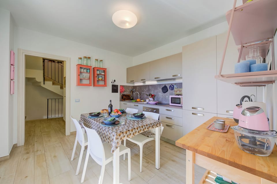 Family Apartment, Multiple Bedrooms, 2 Bathrooms (Henry-Historic Center 300m From Lake) | Private kitchen | Fridge, oven, stovetop, dishwasher