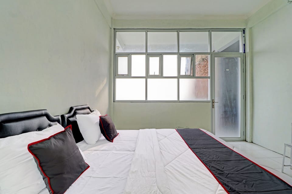 Deluxe Double Room | Desk, laptop workspace, soundproofing, WiFi (free)
