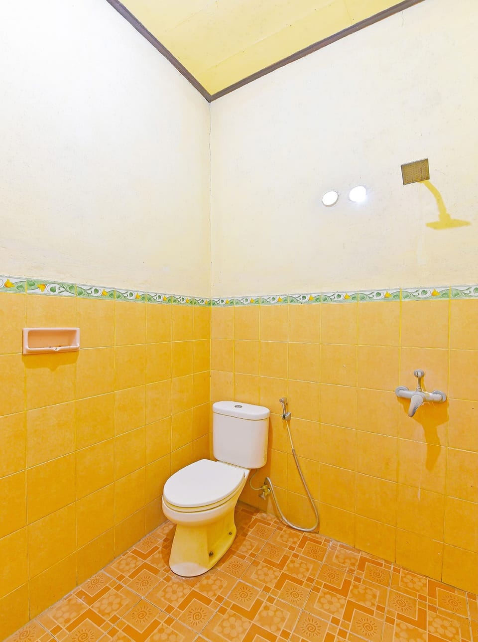 Standard Twin Room | Bathroom | Towels, toilet paper