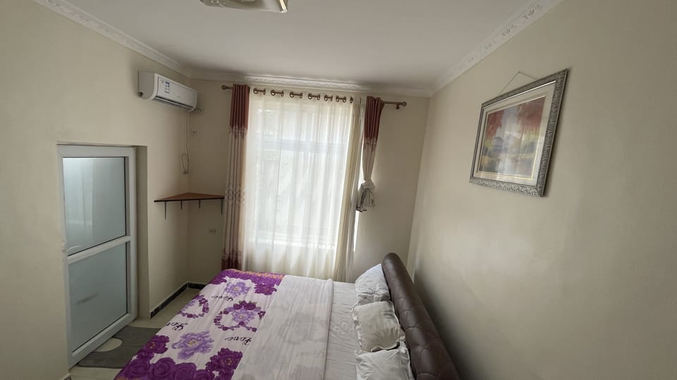City Double Room | Desk, laptop workspace, WiFi (free), bed sheets