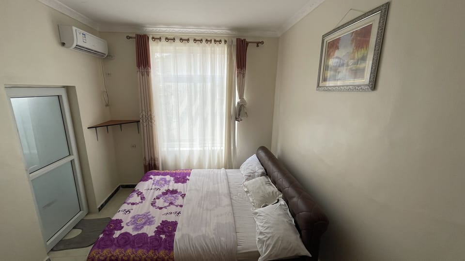 City Double Room | Desk, laptop workspace, WiFi (free), bed sheets