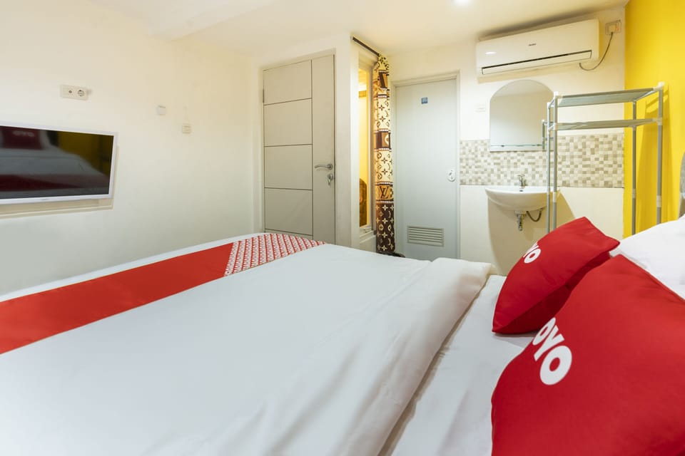 Standard Double Room | Laptop workspace, free WiFi, bed sheets