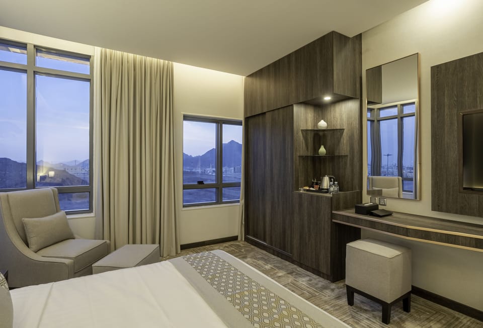 Superior Suite | Egyptian cotton sheets, premium bedding, Select Comfort beds, minibar