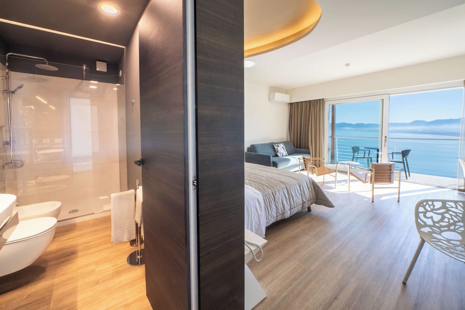 Shower, free toiletries, hair dryer, bidet