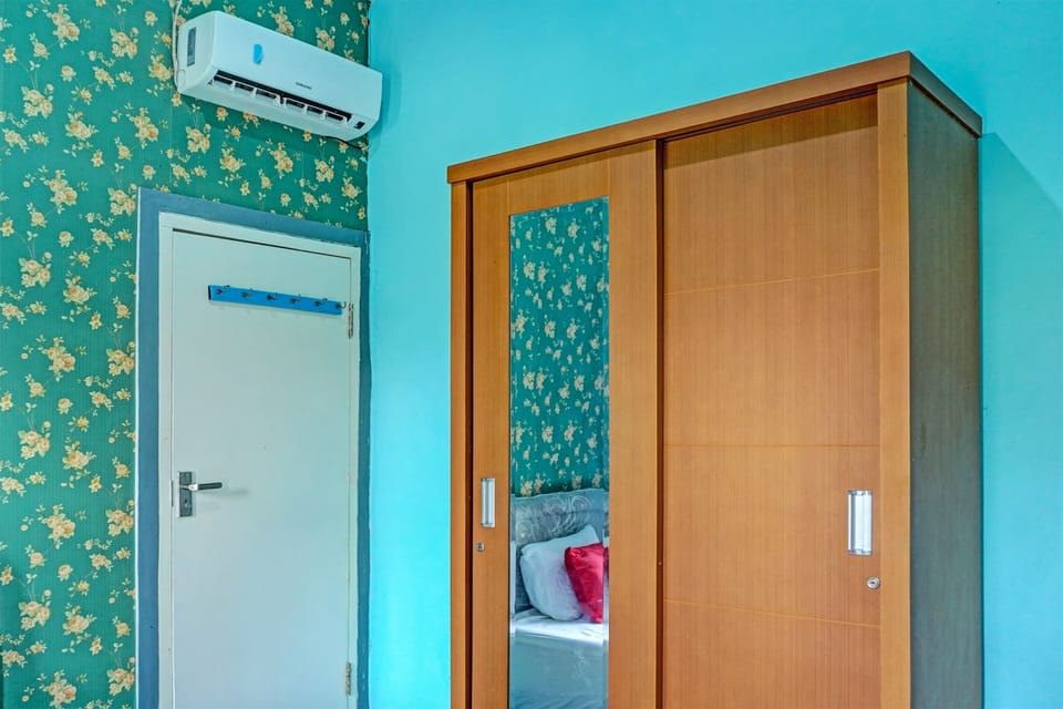 Standard Single Room | Laptop workspace, free WiFi, bed sheets
