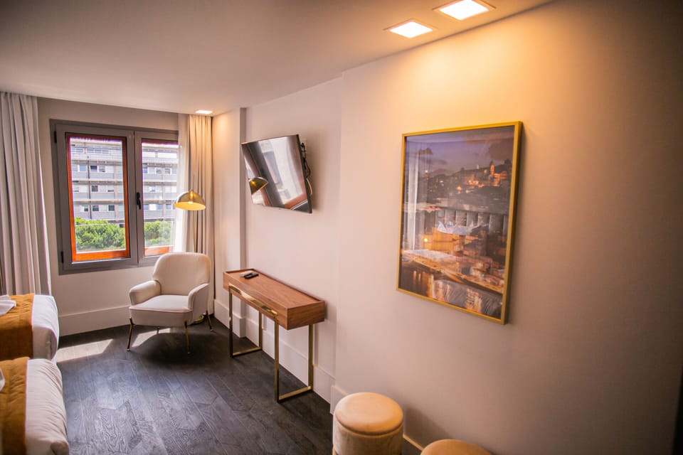 City Twin Room | Premium bedding, minibar, in-room safe, soundproofing