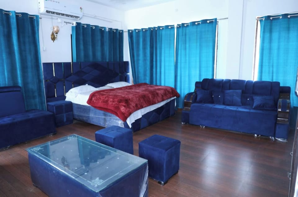 Deluxe Room | Desk, free WiFi, bed sheets