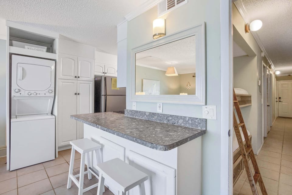 Condo, Multiple Beds, Balcony, Ocean View (Sunrise…Sunset) | Interior