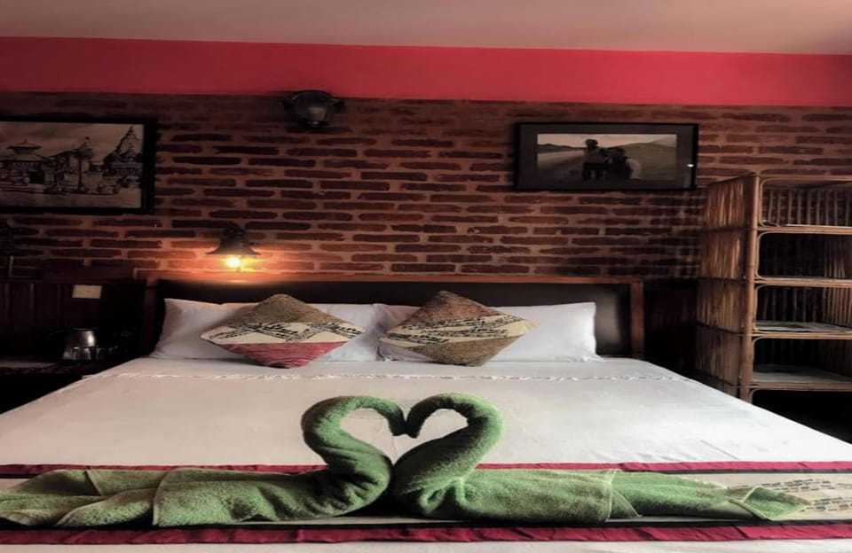 Deluxe Single Room | Free WiFi, bed sheets