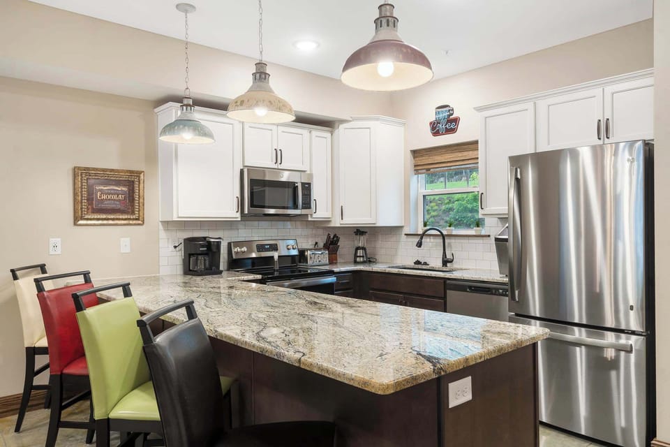 House, Multiple Beds, Balcony, Mountain View (That Lakefront Taneycomo House) | Private kitchen | Coffee/tea maker