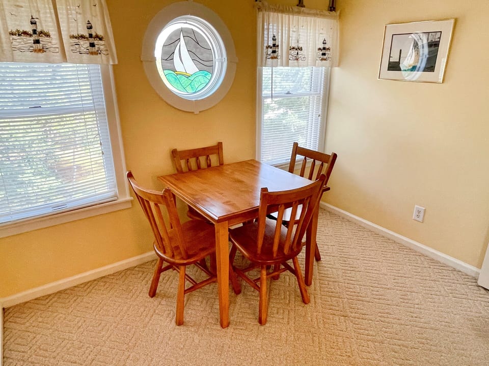 Sitting Area, Second Floor