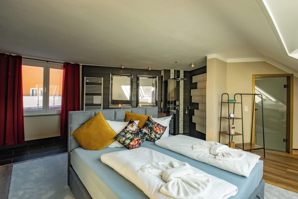 Deluxe Studio Suite | Desk, free WiFi