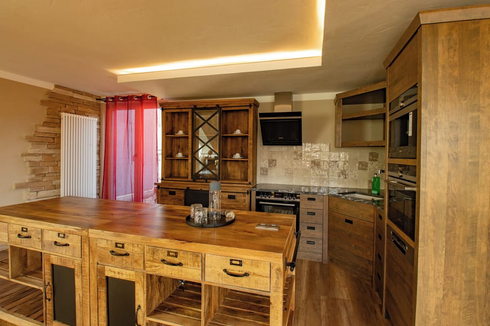 Deluxe Studio Suite | Desk, free WiFi