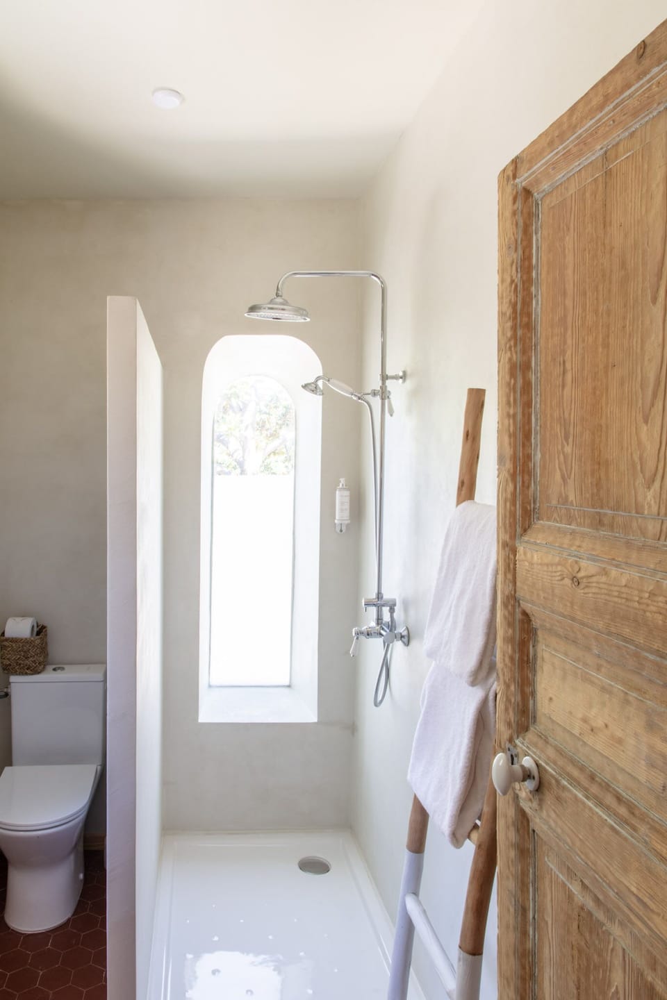 Superior Suite, Multiple Beds, Non Smoking, Park View | Bathroom | Free toiletries, hair dryer, slippers, towels