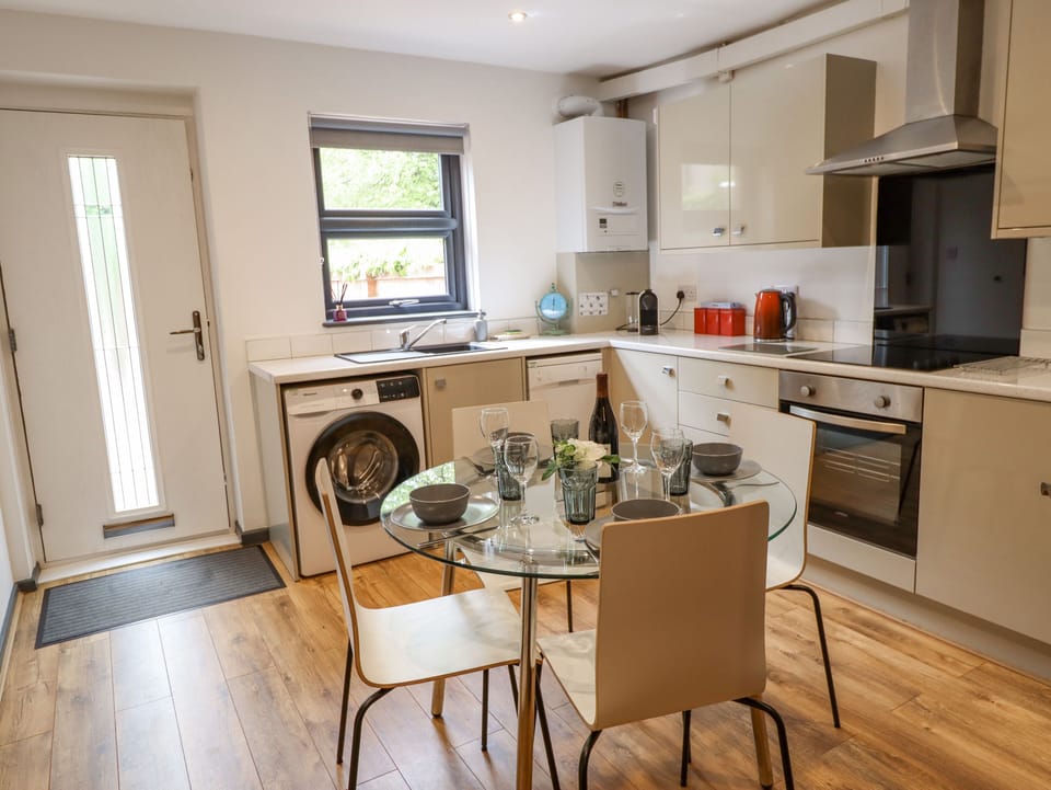 Fridge, dishwasher, cookware/dishes/utensils