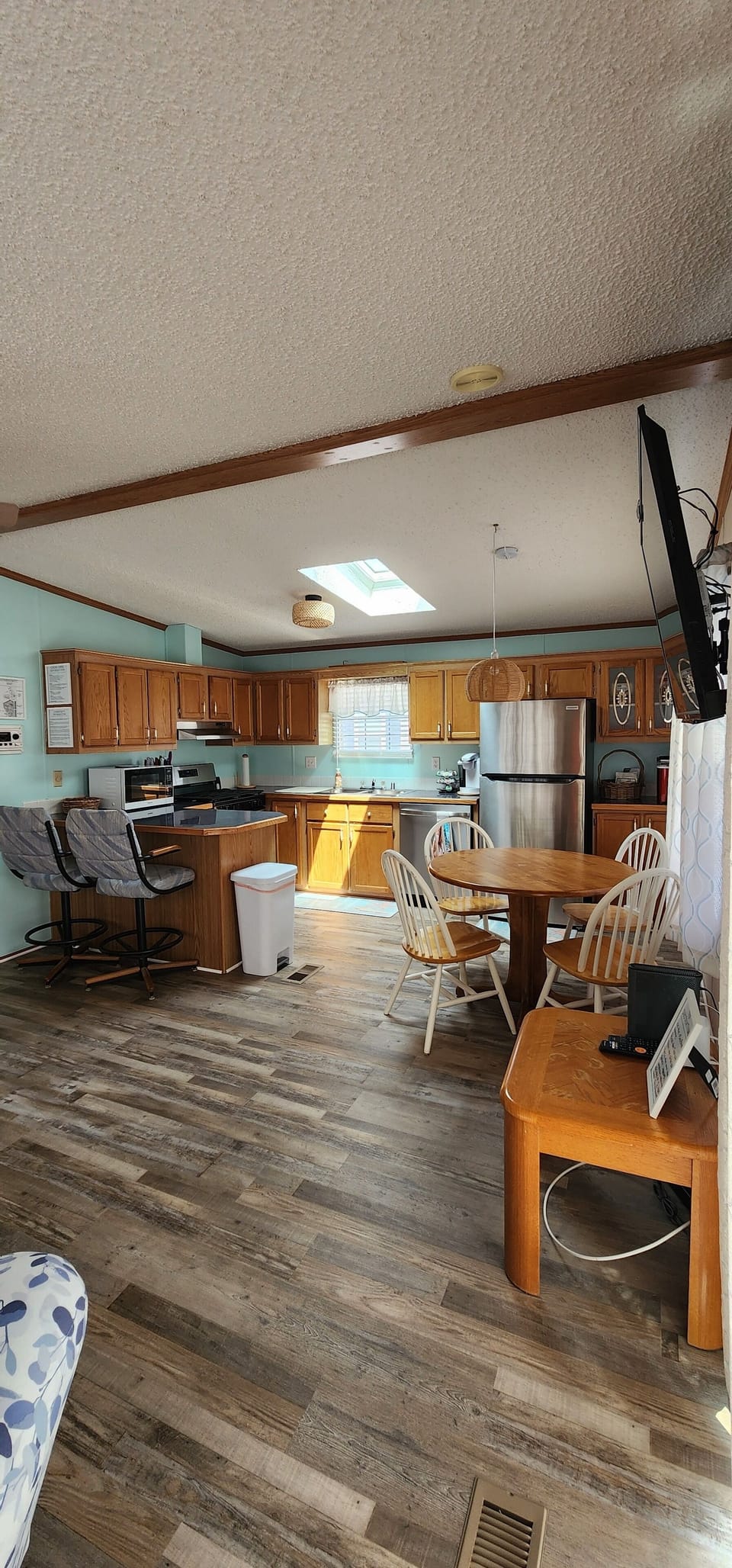 Eat-in Kitchen