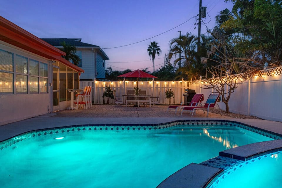 Share stories, clink glasses, and unwind by the water, the perfect night starts here.