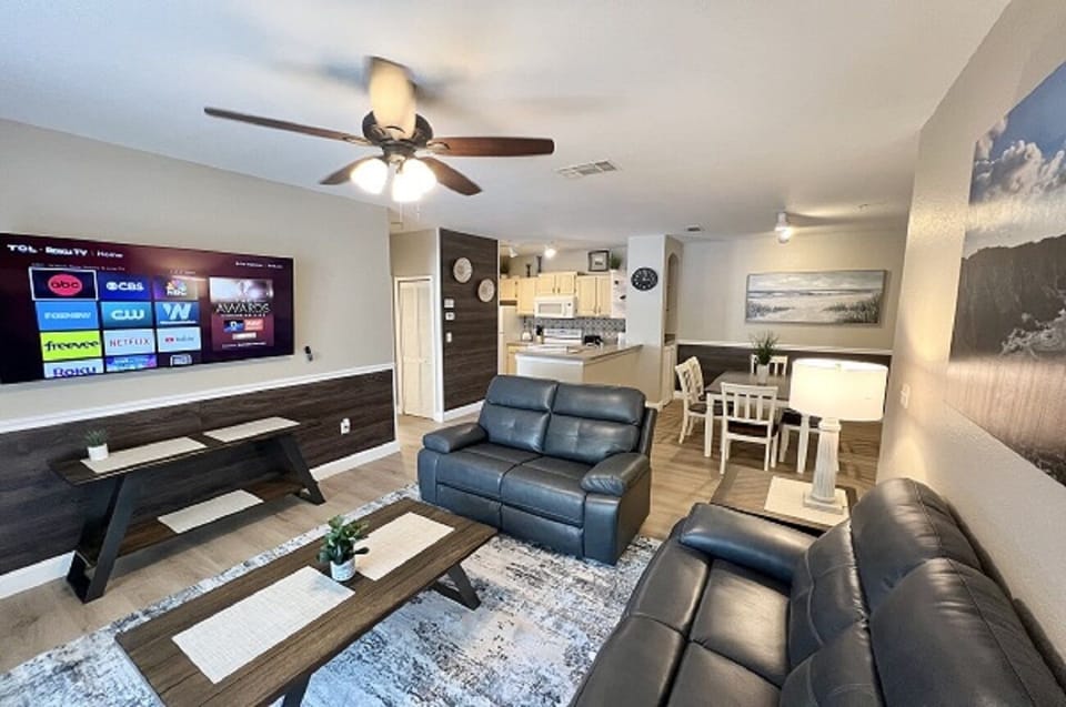 Lots of Room To Relax and Unwind !