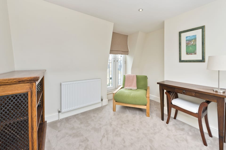 House (3 Bedrooms) | 3 bedrooms, desk, laptop workspace, iron/ironing board