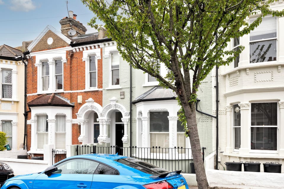 House (3 Bedrooms) | Exterior