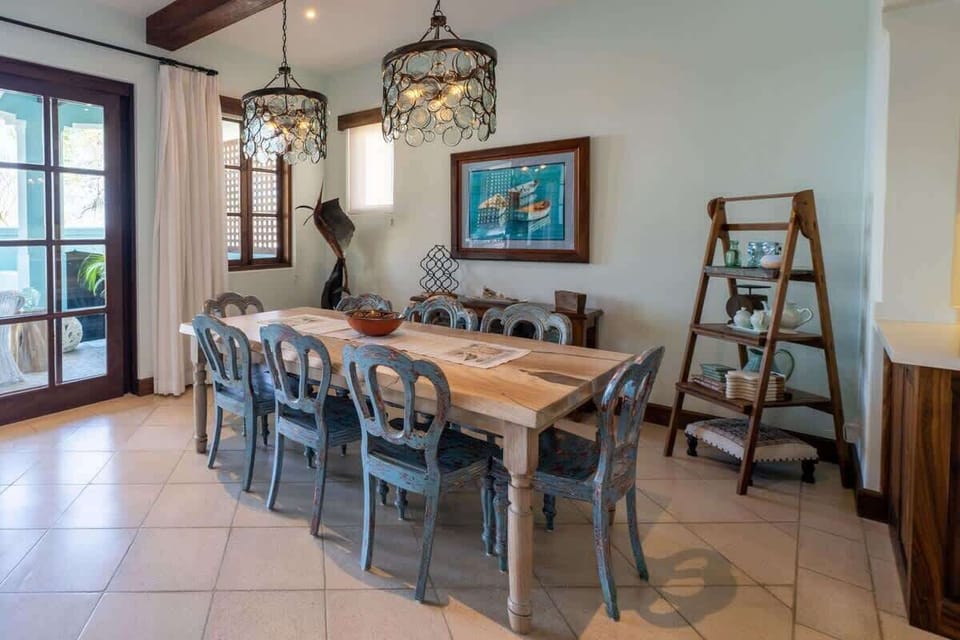 Dining area for 8