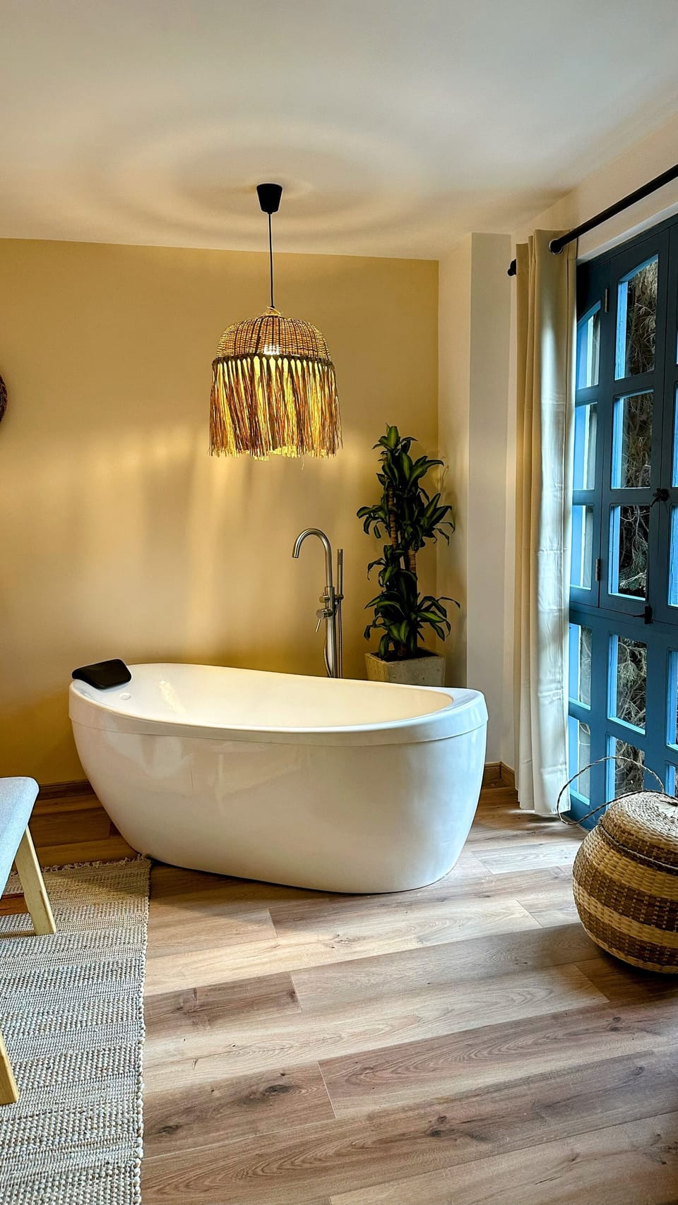 Luxury Suite | 1 bedroom, individually decorated, desk, soundproofing