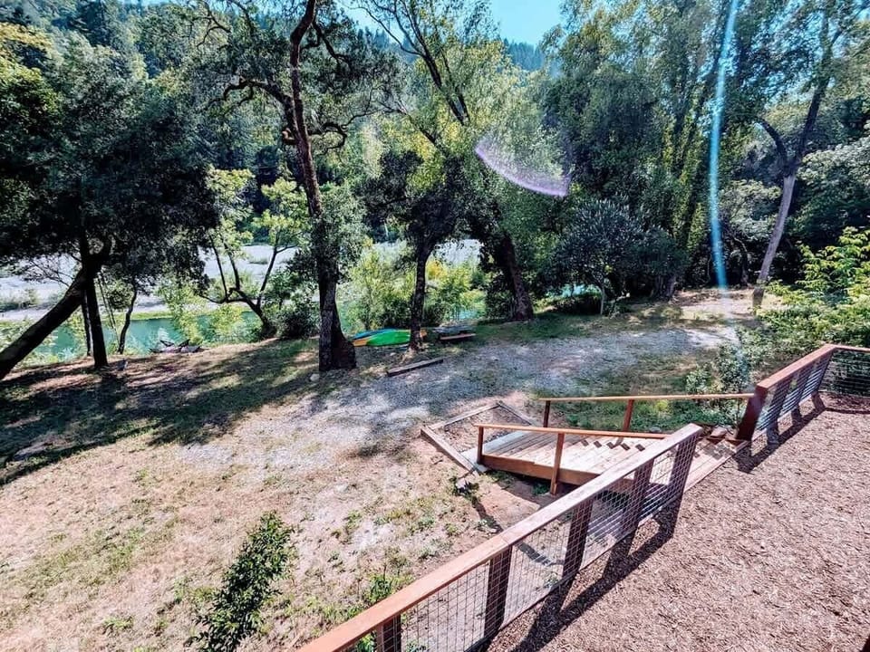 Picnic area and walk to the river