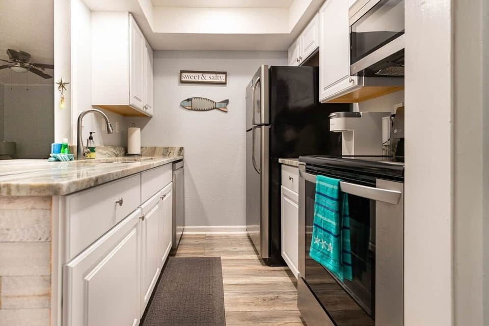 Dishwasher, Refrigerator and freezer with ice maker, Keurig coffee maker