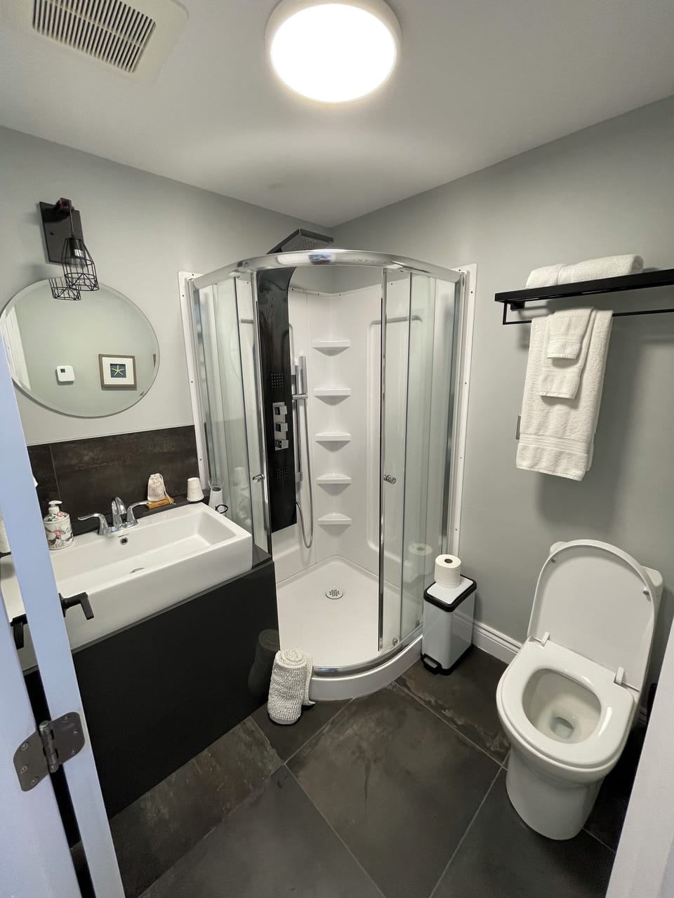 Maple | Bathroom | Designer toiletries, hair dryer, towels, soap