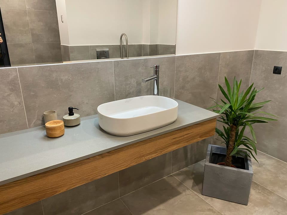 Deluxe room | 1 bedroom, premium bedding, laptop workspace, soundproofing
