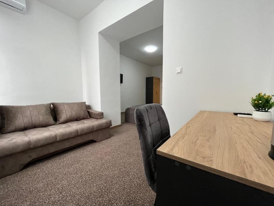 Family Room | 1 bedroom, desk, iron/ironing board, free WiFi