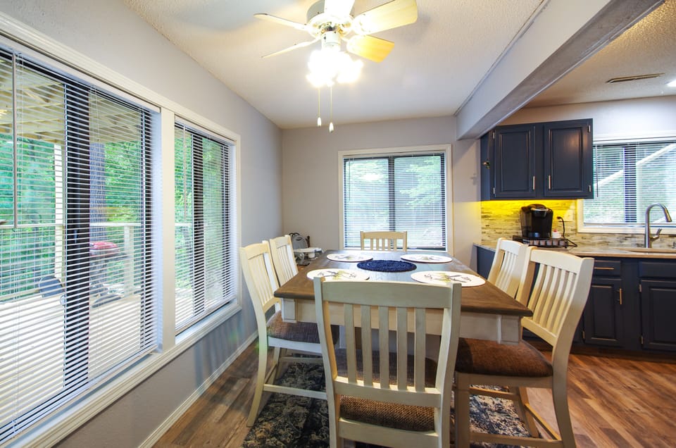Dining Area | Dishware & Flatware Provided