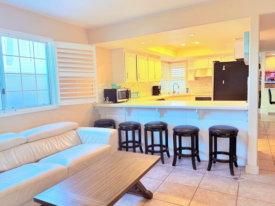 Family room (view looking at kitchen)
