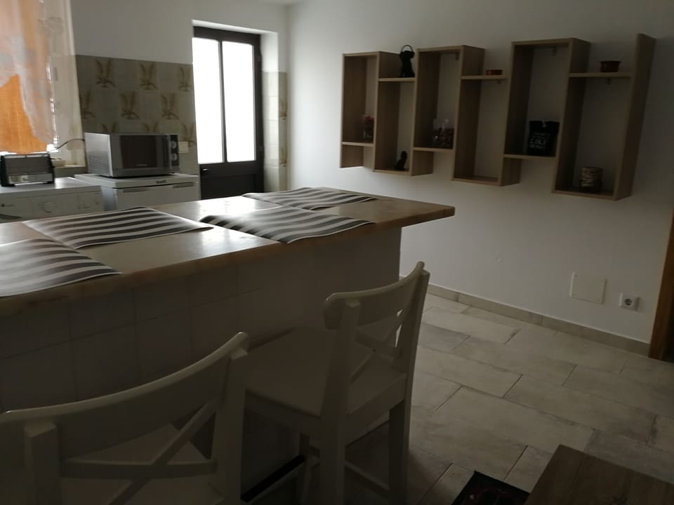 Family Apartment | Private kitchen | Full-size fridge, microwave, stovetop, dishwasher