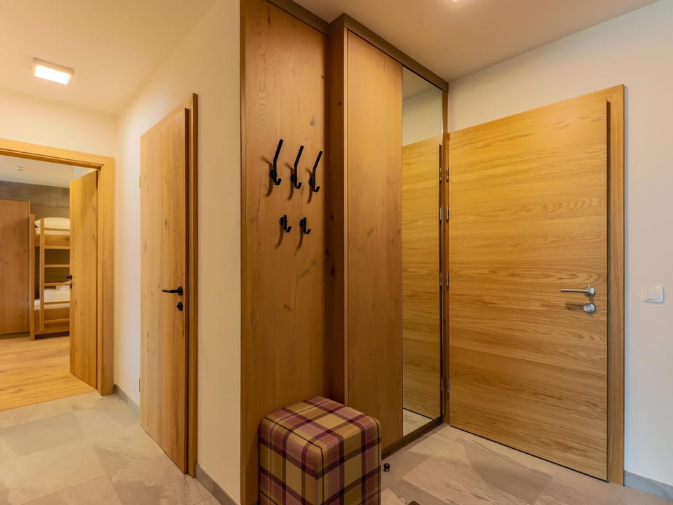 Entrance / Reception