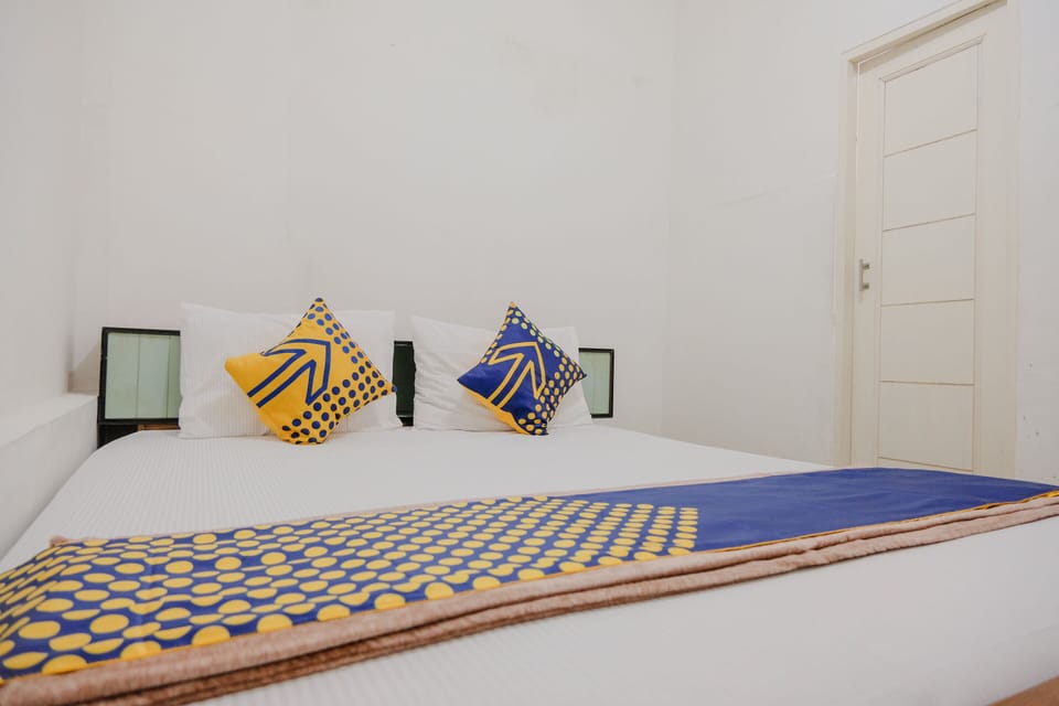 Double Room | Laptop workspace, free WiFi, bed sheets